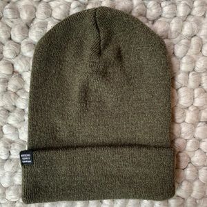 HERSCHEL SUPPLY CO. Green beanie
